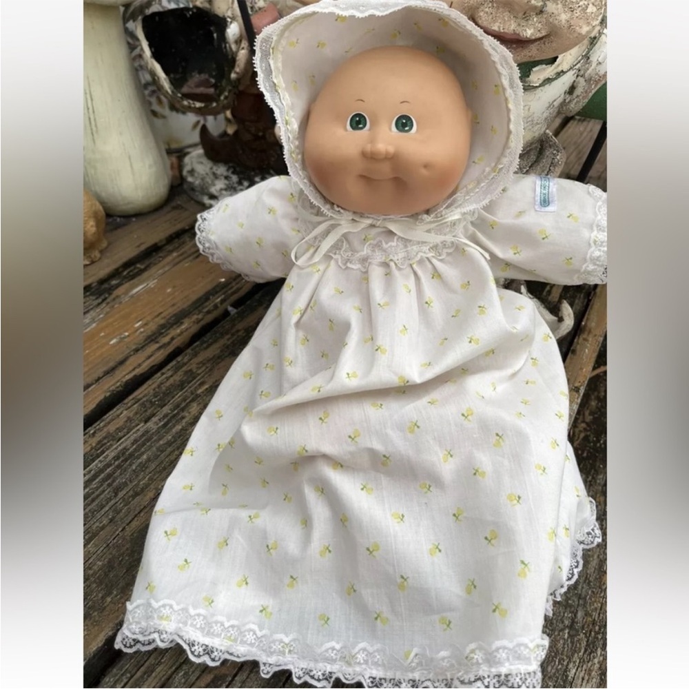 Cabbage Patch Kids Newborn Baby Doll Green Eyes Dimple Vintage 80s Bonnet 1984